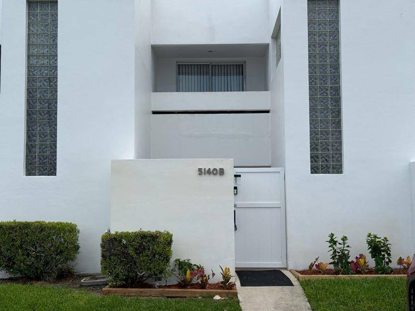 5140 ELMHURSTWest Palm Beach - PARK PLACE TOWNHOMES condo unit B - picture