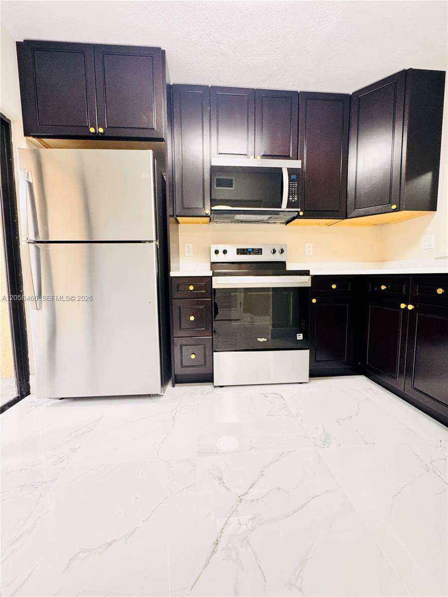 3939 NE 5th AveBoca Raton - SANCTUARY PINES IN BOCA R condo unit C106 - picture