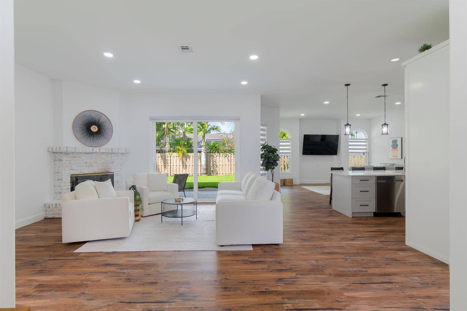13590 JonquilWellington - picture