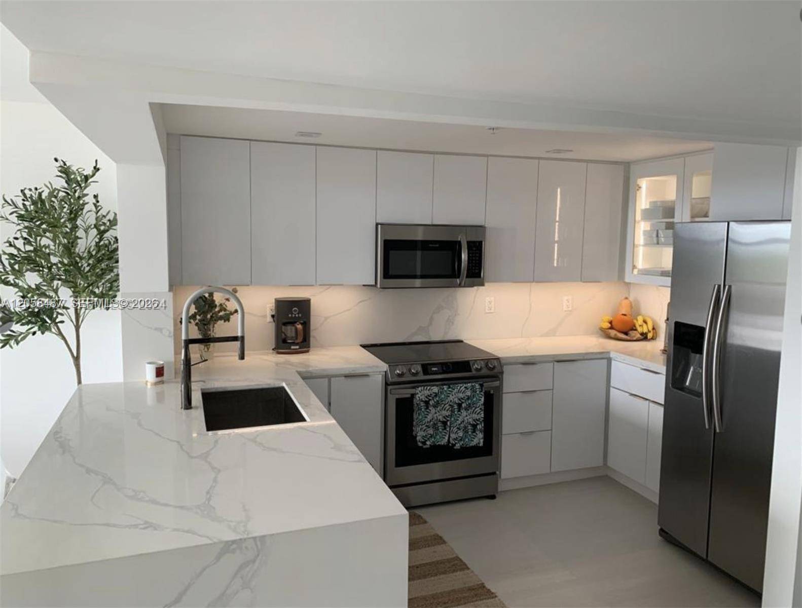 2555 Collins AveMiami Beach - CLUB ATLANTIS CONDO condo unit 1906 - picture