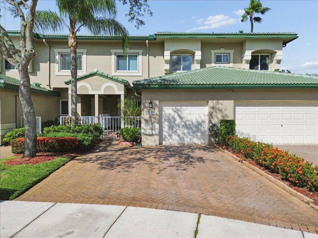 7937 EXETERTamarac - Kings Point - Exeter,Exeter - Kings Point condo unit 102 - picture