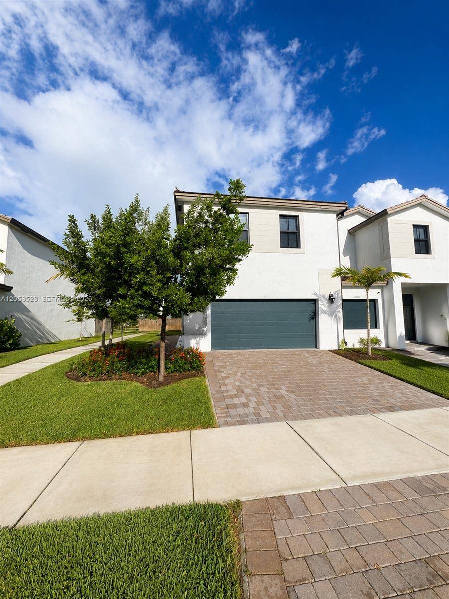 23068 SW 129th PlMiami - picture
