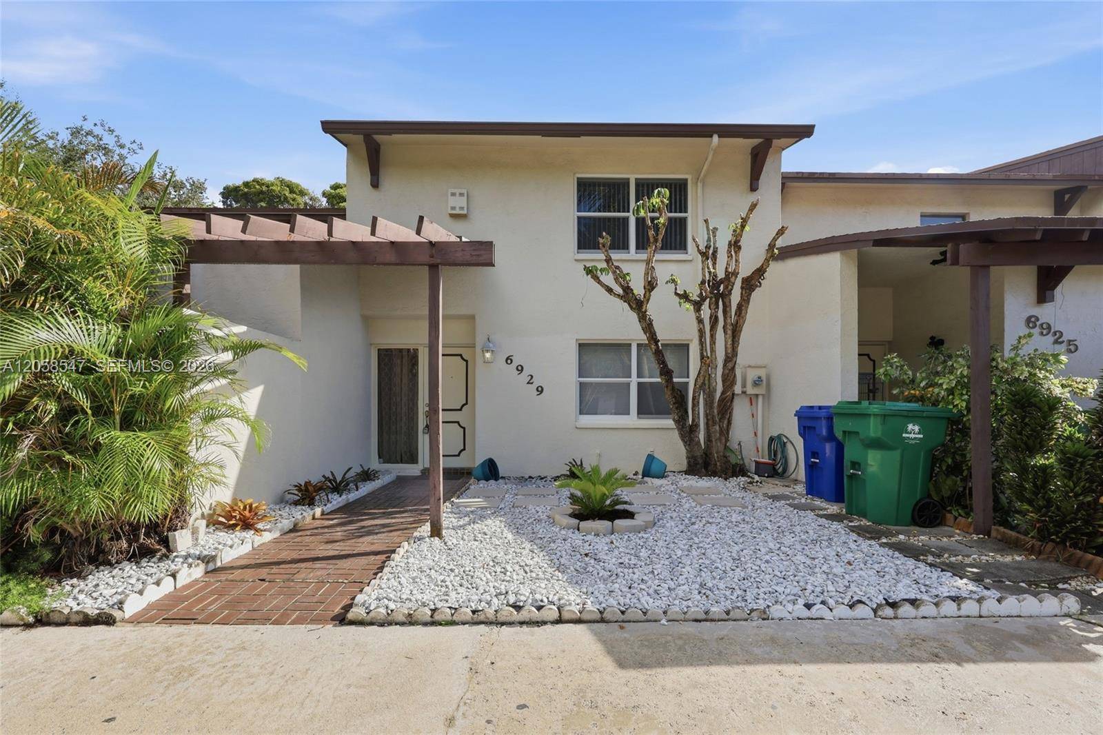 6929 SW 38th StMiramar - WOODSCAPE TOWNHOMES condo unit 2-L - picture