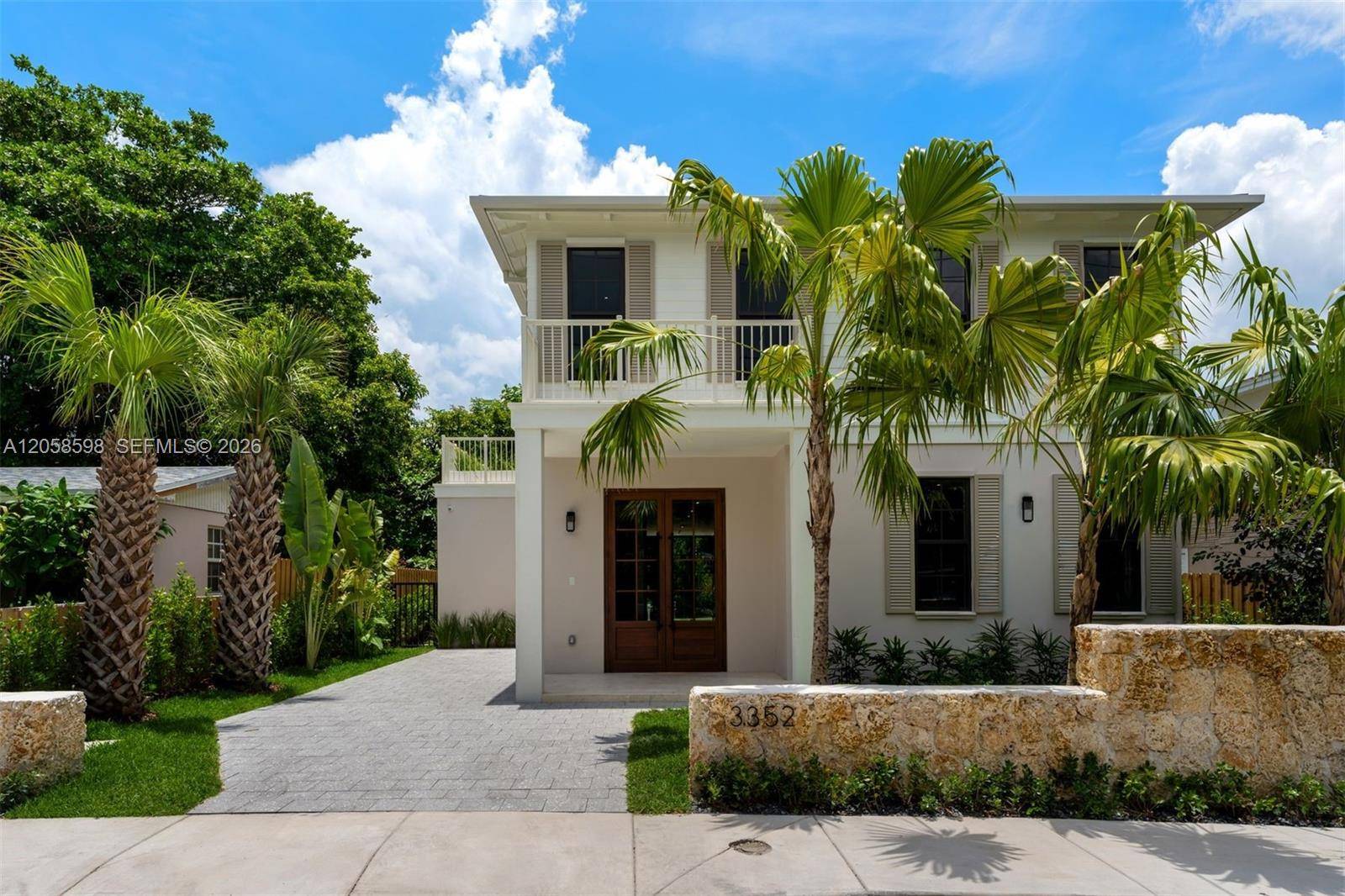 3352 Charles AveMiami - picture
