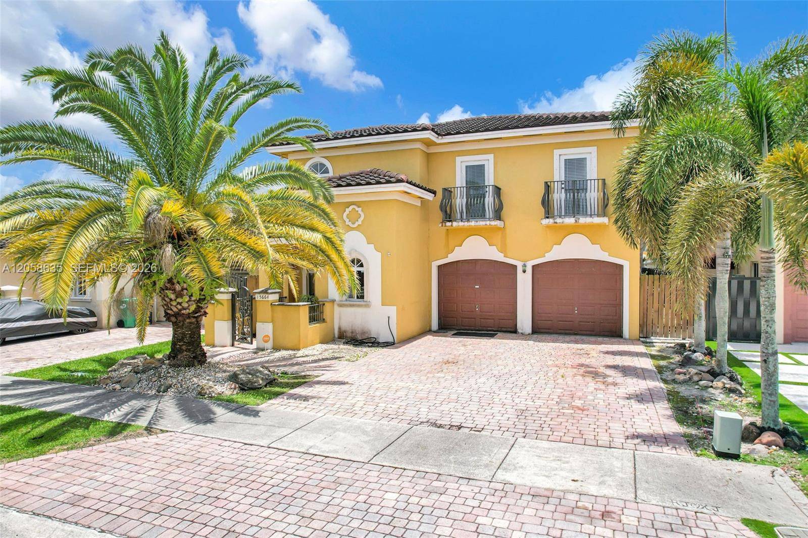 15664 SW 12th TerMiami - picture