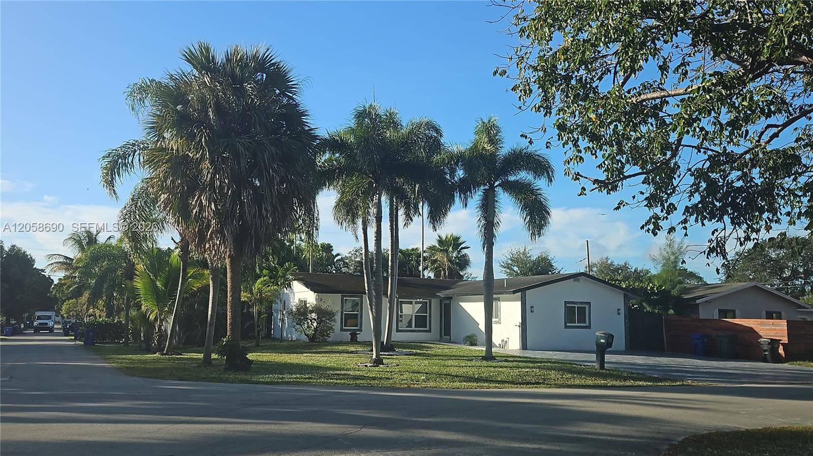 2900 SW 16th StFort Lauderdale - picture