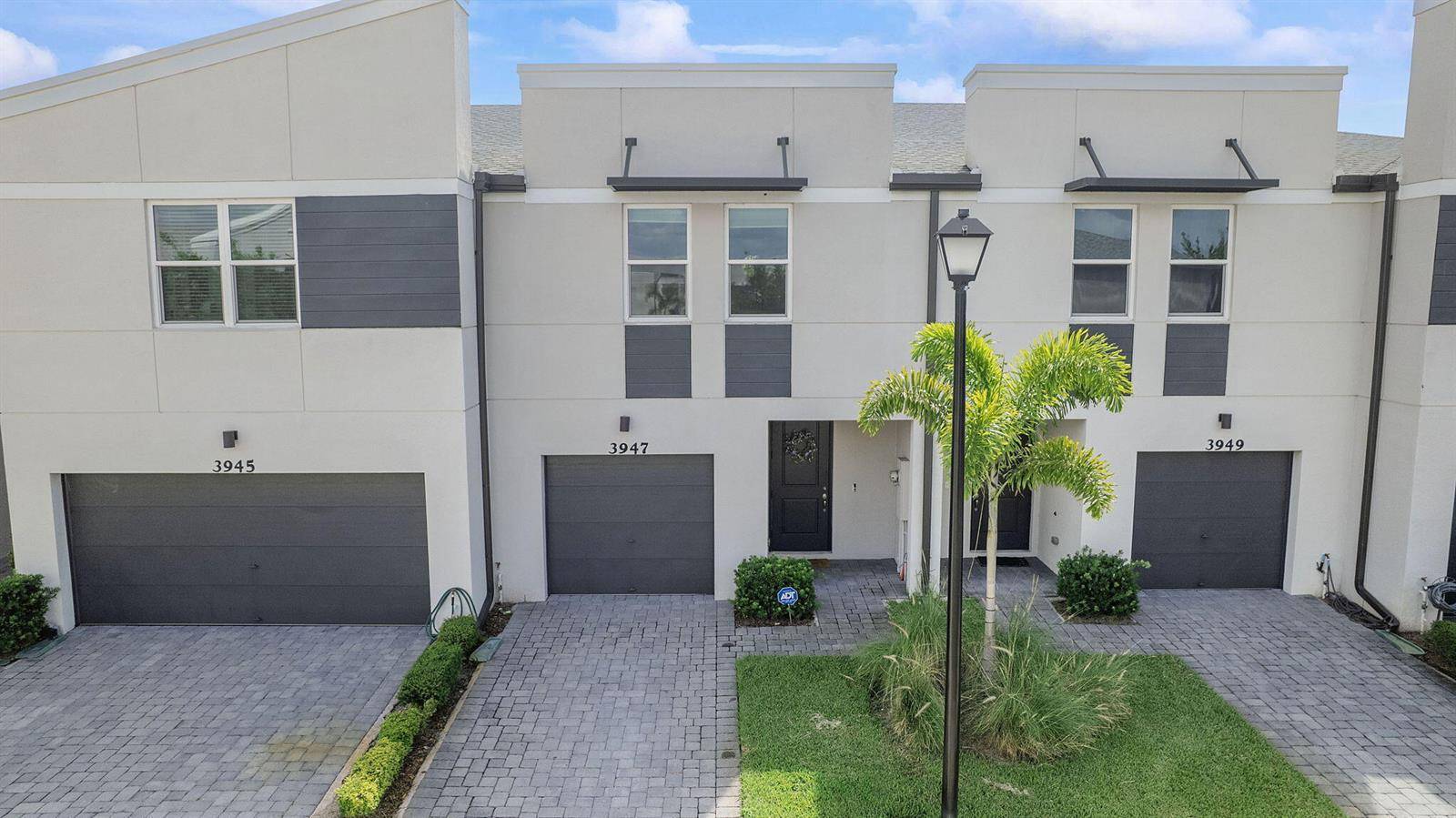 3947 SE MentmoreStuart - picture