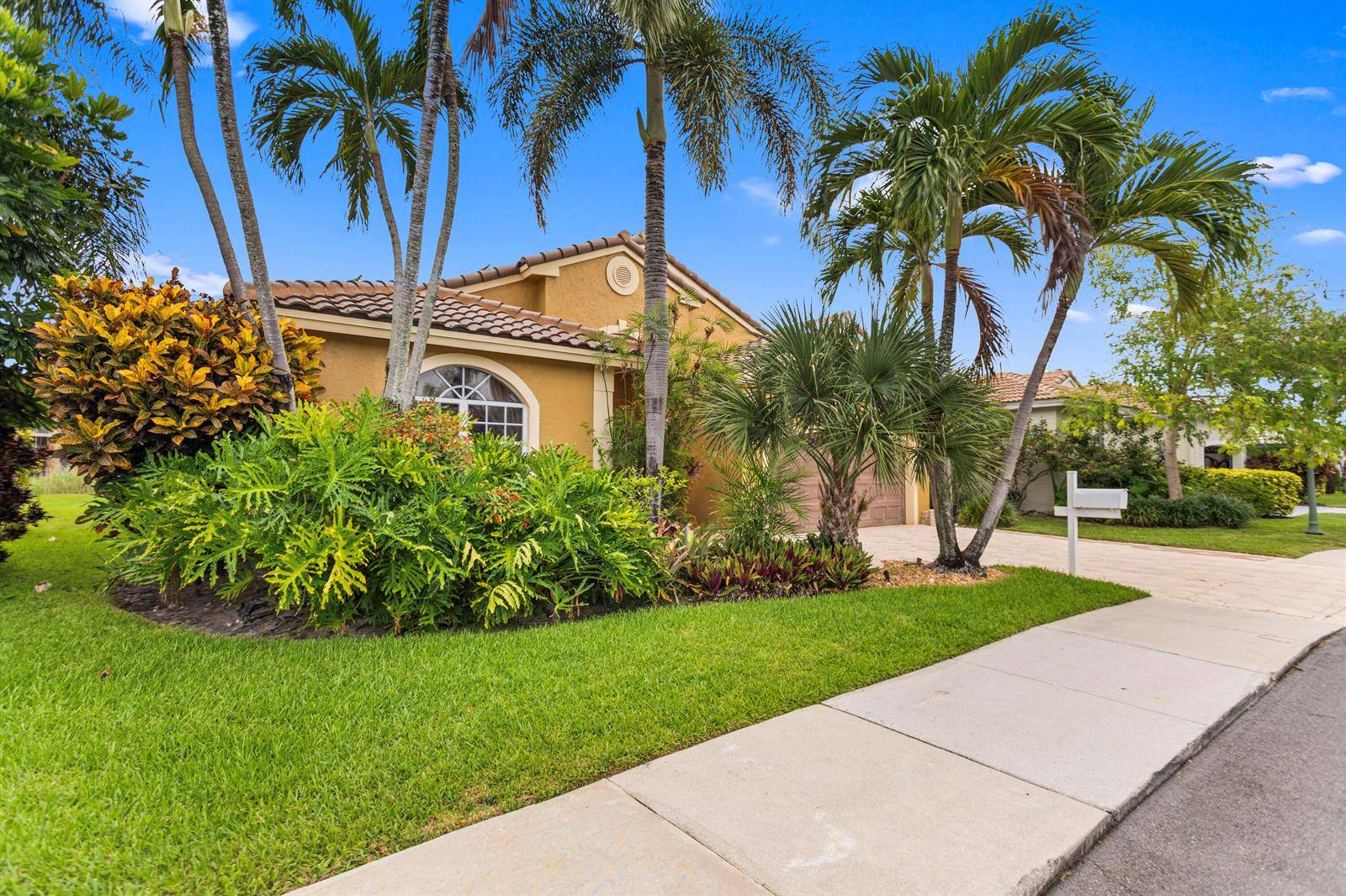 3254 NW 22ndOakland Park - picture