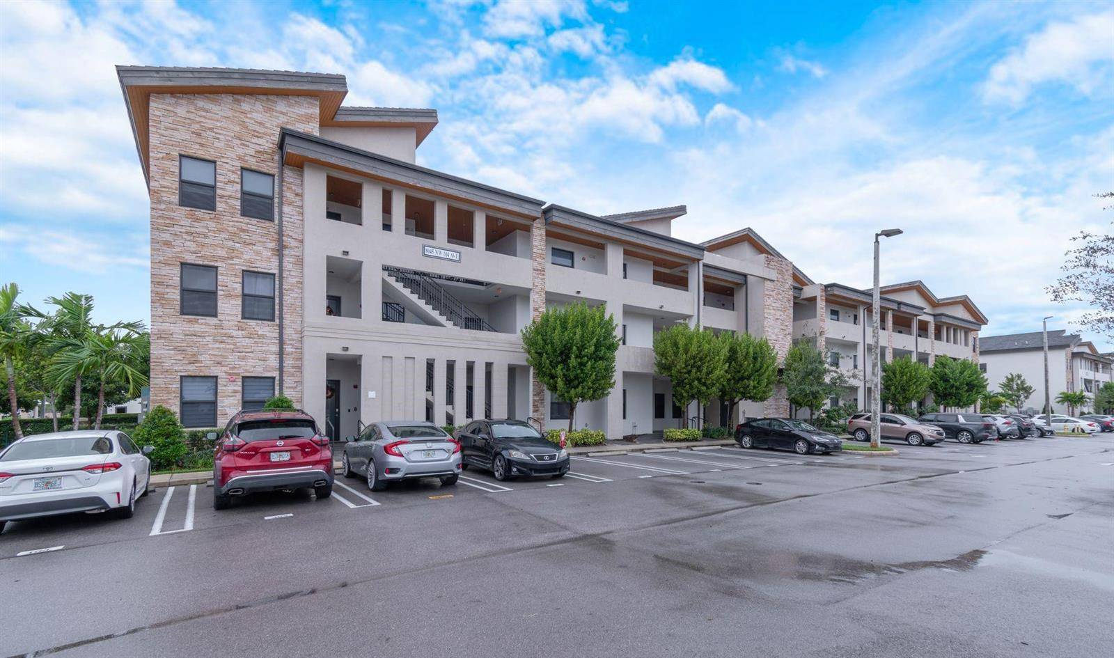 8045 NW 104thDoral - GRAND BAY SOUTH VILLAS,Apex at Park Central condo unit Unit 7 - picture