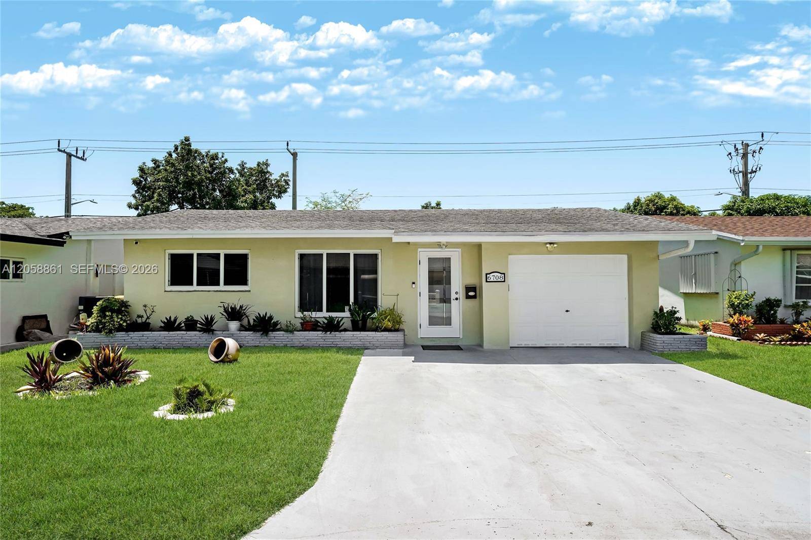 6708 NW 57th CtTamarac - picture