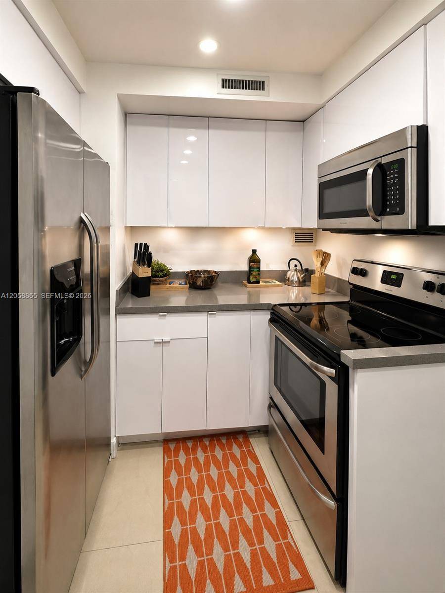 3505 S Ocean DrHollywood - ALEXANDER TOWERS CONDO condo unit 411 - picture