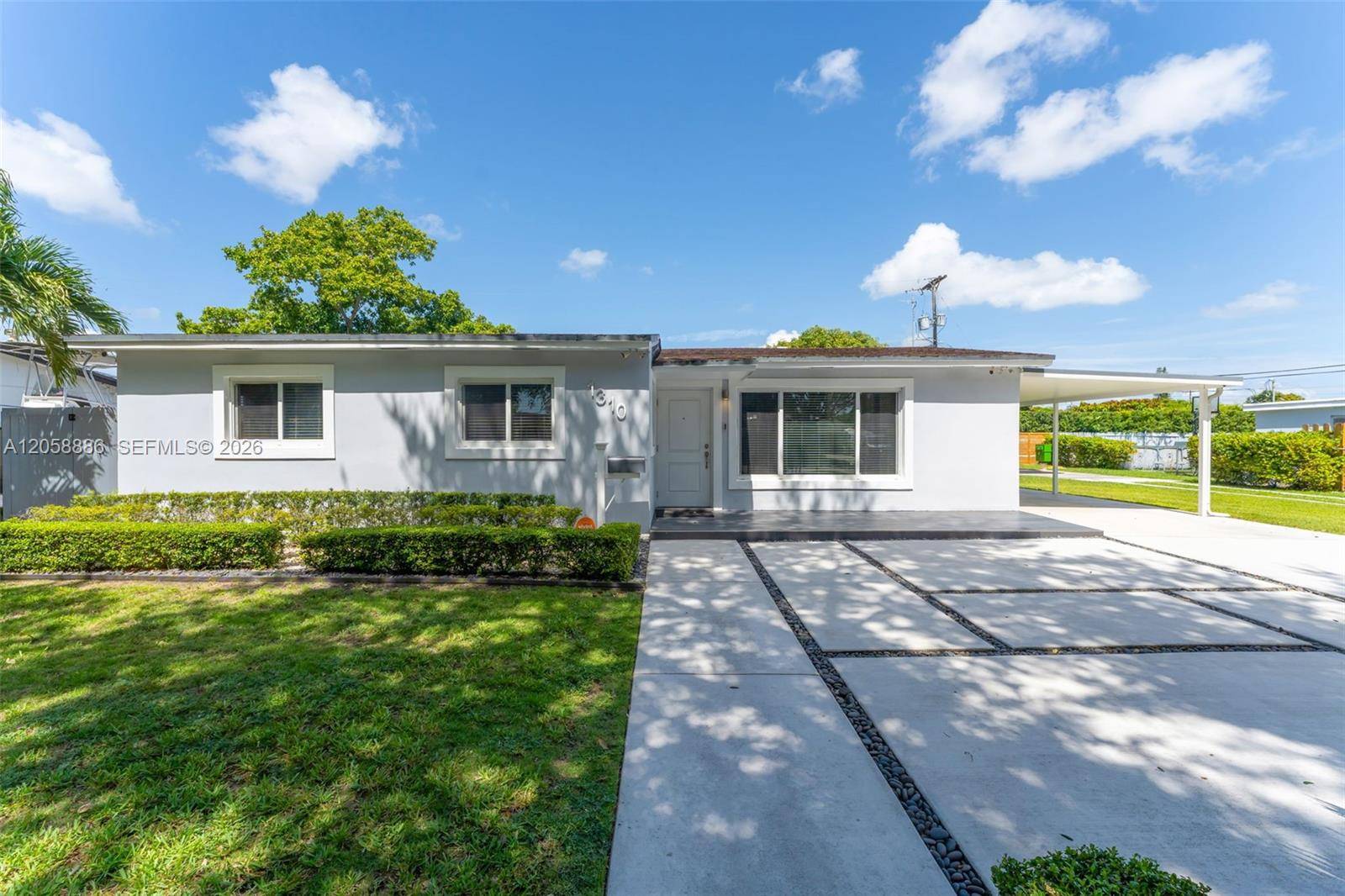 1310 SW 92nd AveMiami - picture