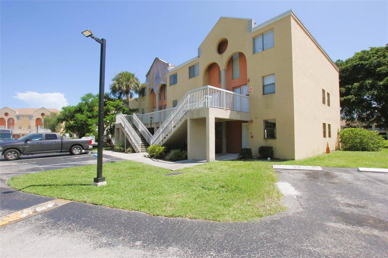5200 NW 31stFort Lauderdale - VILLAS AT LAKEVIEW CONDO,Villas At Lakeview condo unit 98 - picture