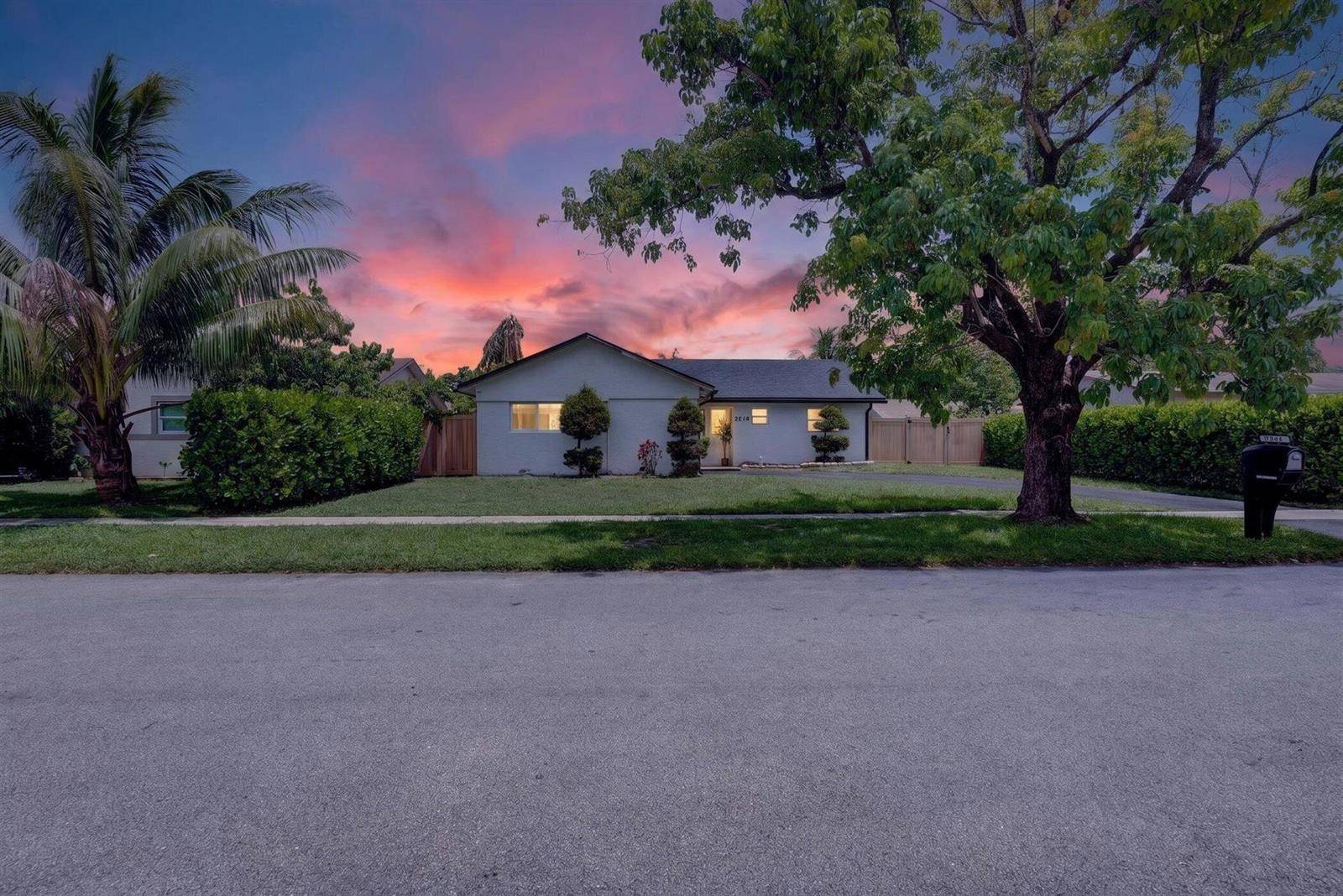 8131 NW 44THLauderhill - picture
