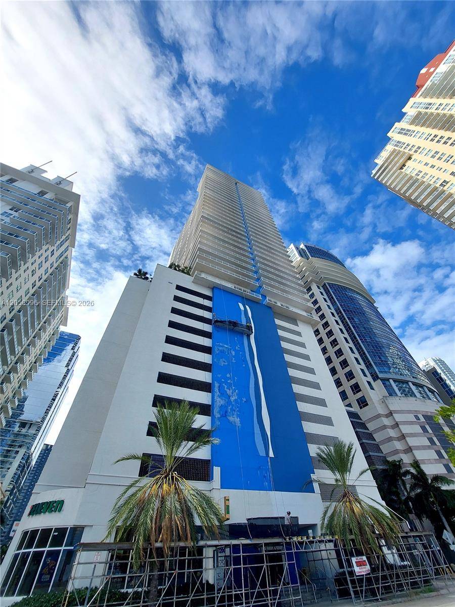 1200 Brickell Bay DrMiami - THE CLUB AT BRICKELL BAY condo unit 3708 - picture