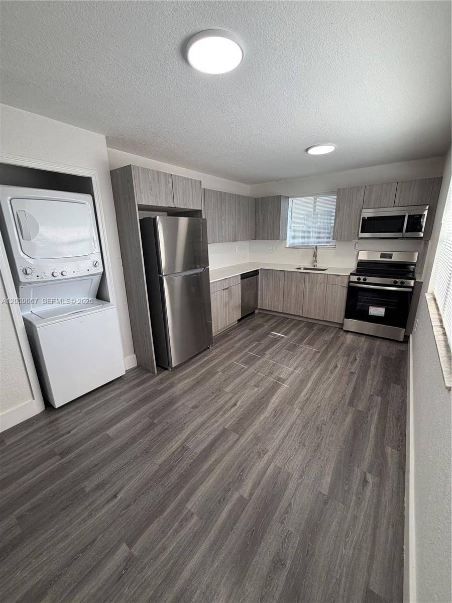 590 NW 58th StMiami - picture