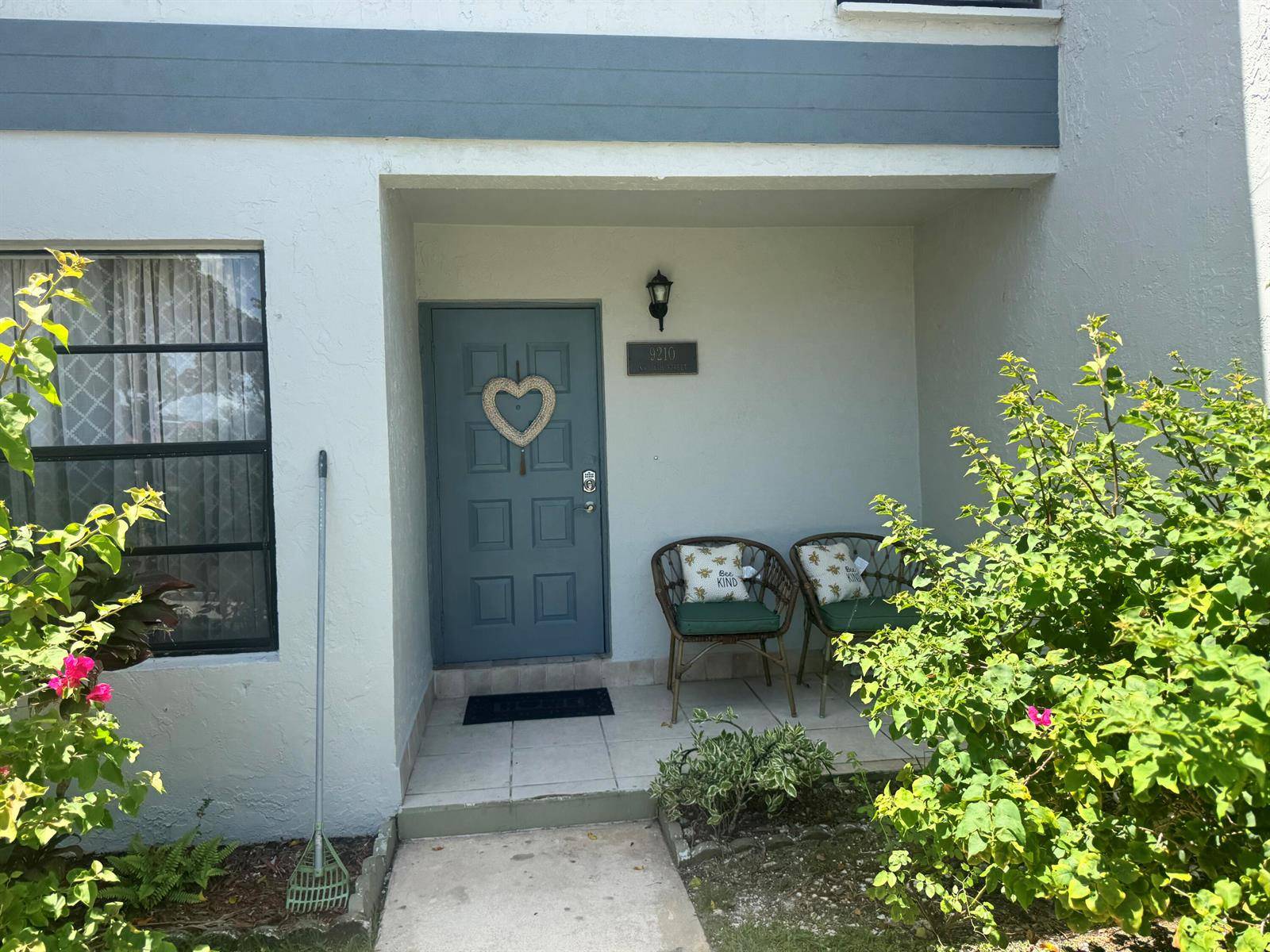 9210 NW 14THPembroke Pines - WESTVIEW CONDOMINIUM NO FO condo unit 273 - picture