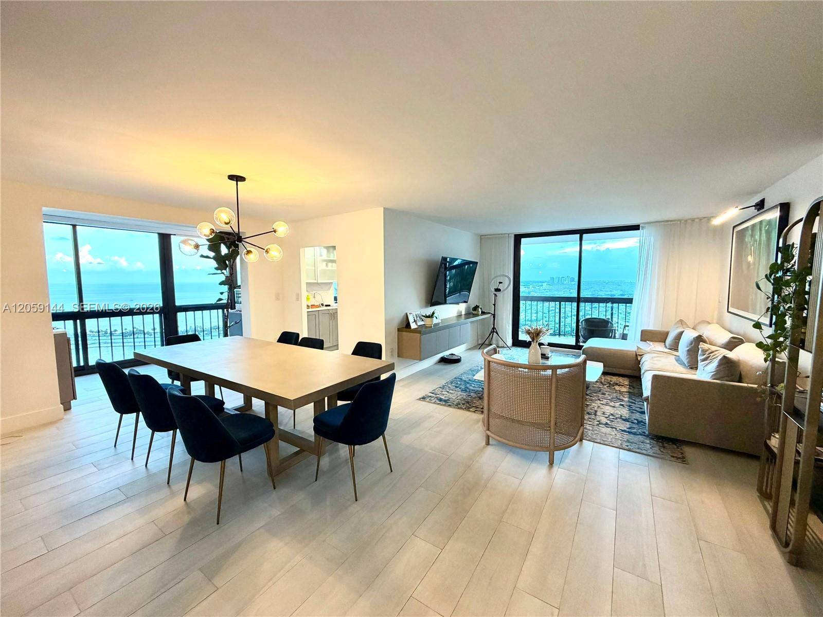 2333 Brickell AveMiami - BRICKELL BAY CLUB CONDO condo unit 2512 - picture