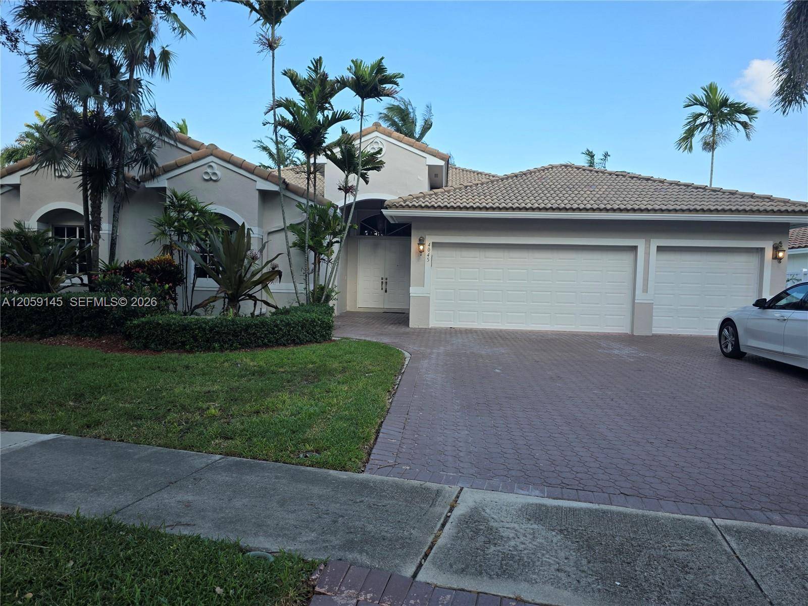 4045 SW 151st TerMiramar - picture