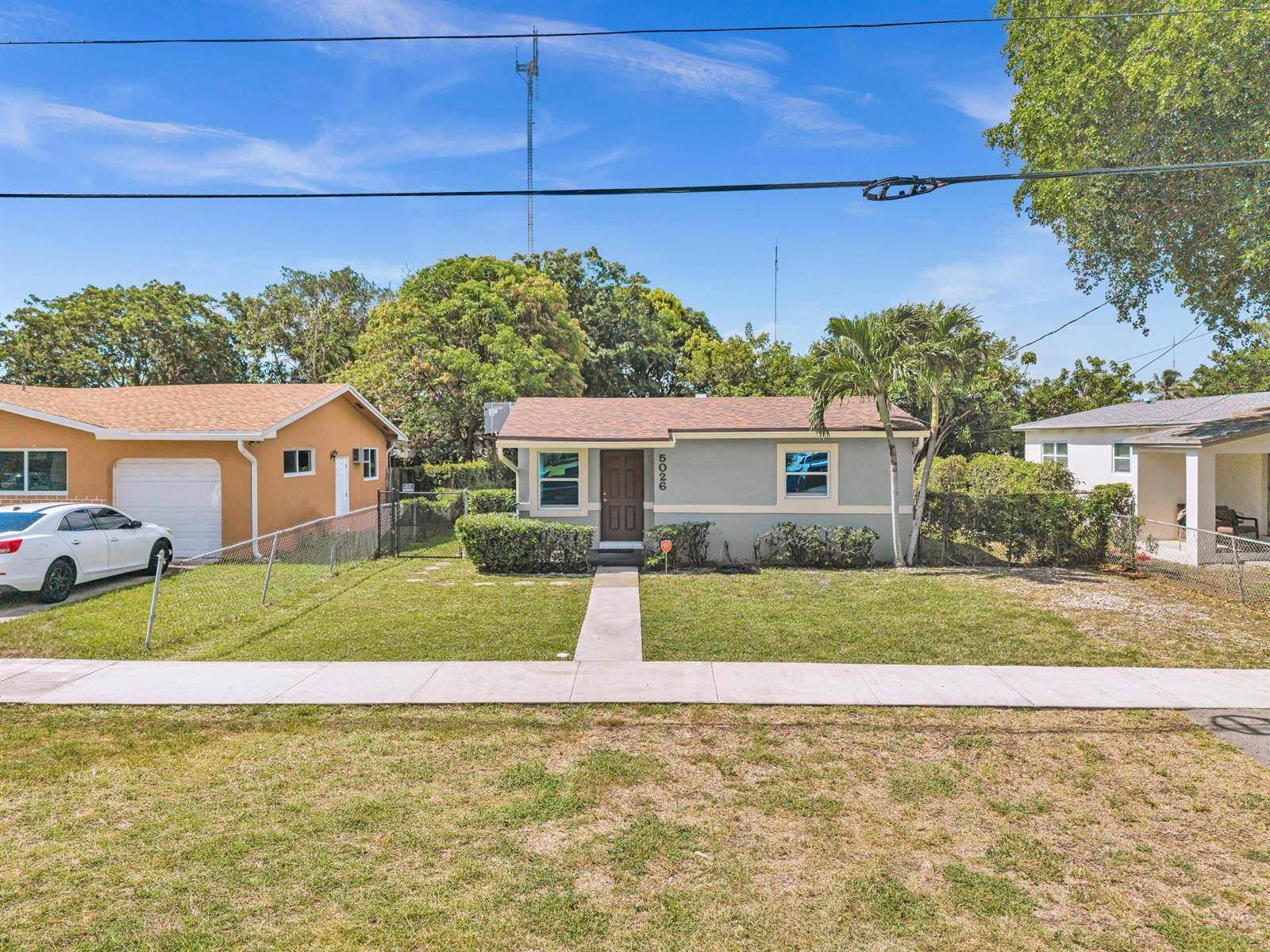 5026 SW 21stWest Park - picture