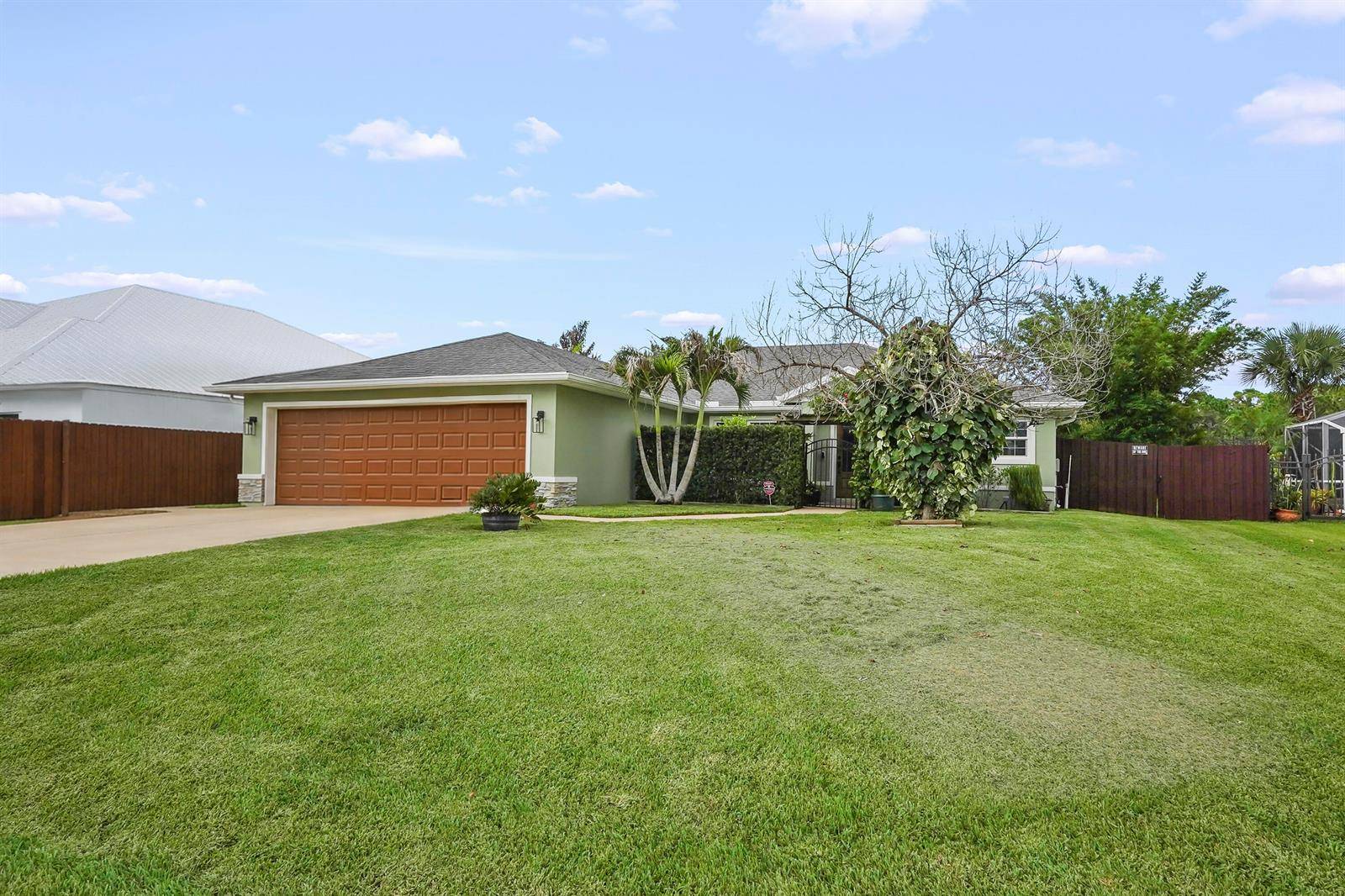 1901 SW ImportPort St. Lucie - picture