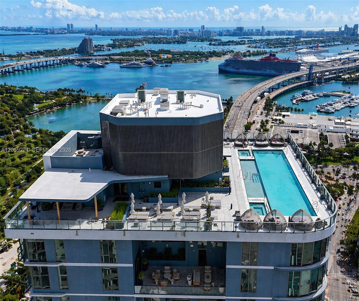 121 NE 5th StMiami - 501 FIRST RESIDENCES condo unit 1808 - picture