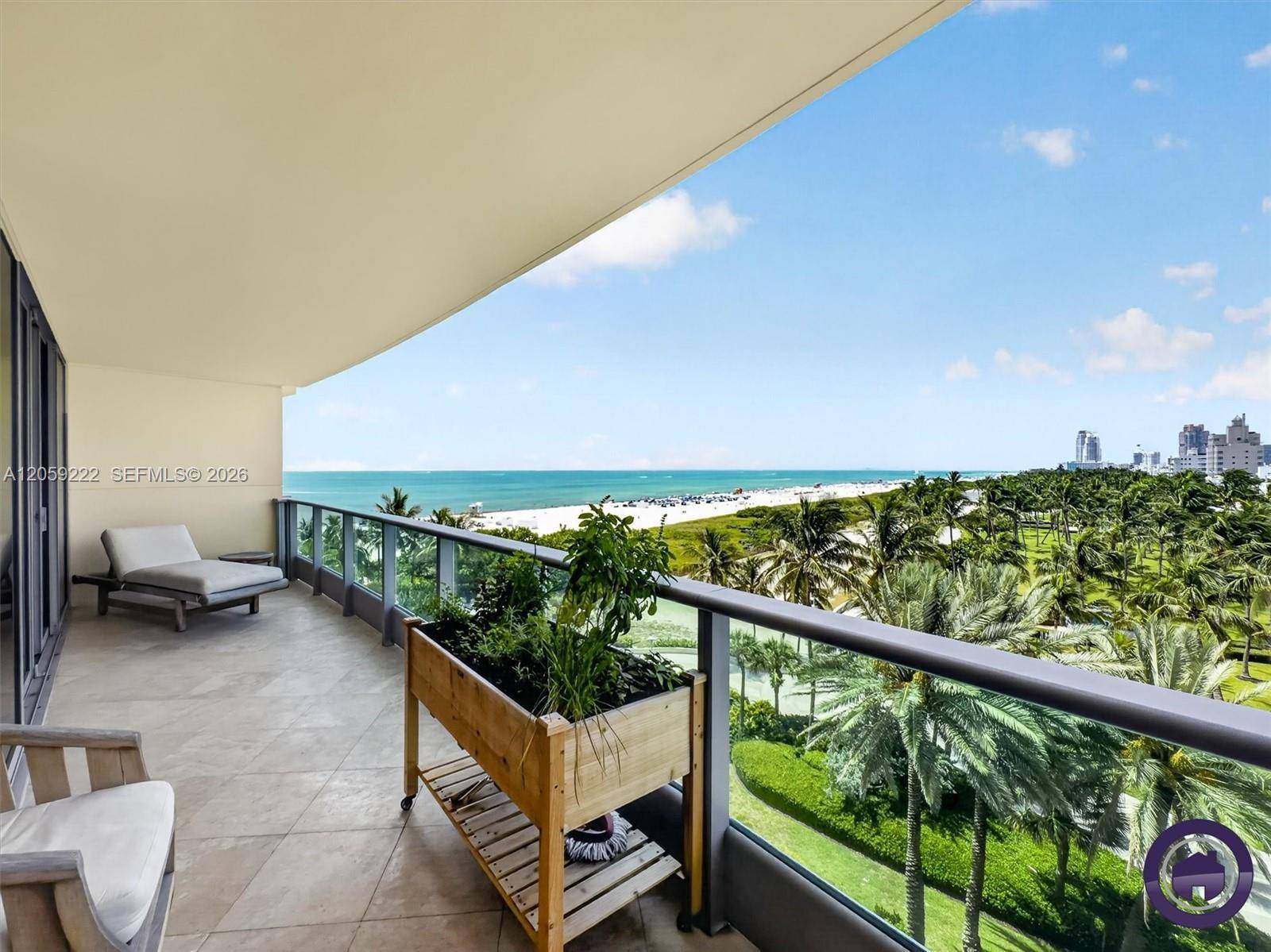 1455 Ocean DrMiami Beach - IL VILLAGGIO ON SOUTH BEA condo unit 704 - picture