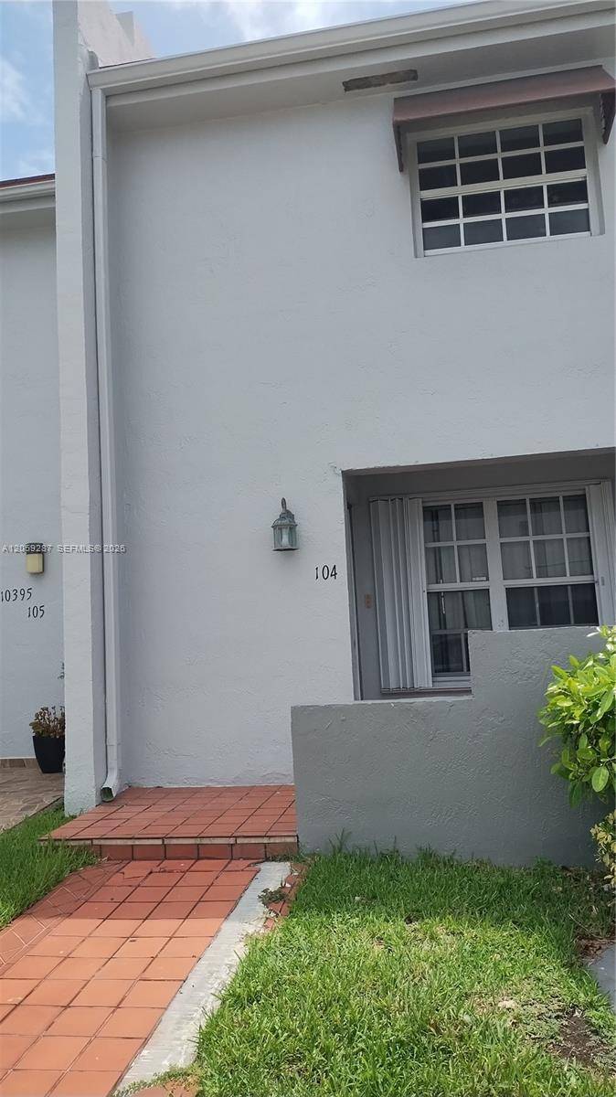 10395 SW 154th Cir CtMiami - CHATEAUBLEAU AT HAMMOCKS condo unit 104 - picture