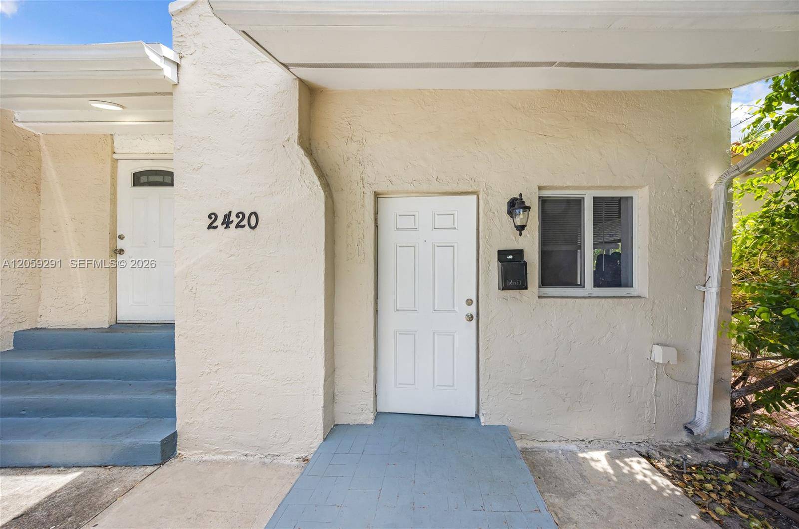 2420 NW 34th StMiami - picture