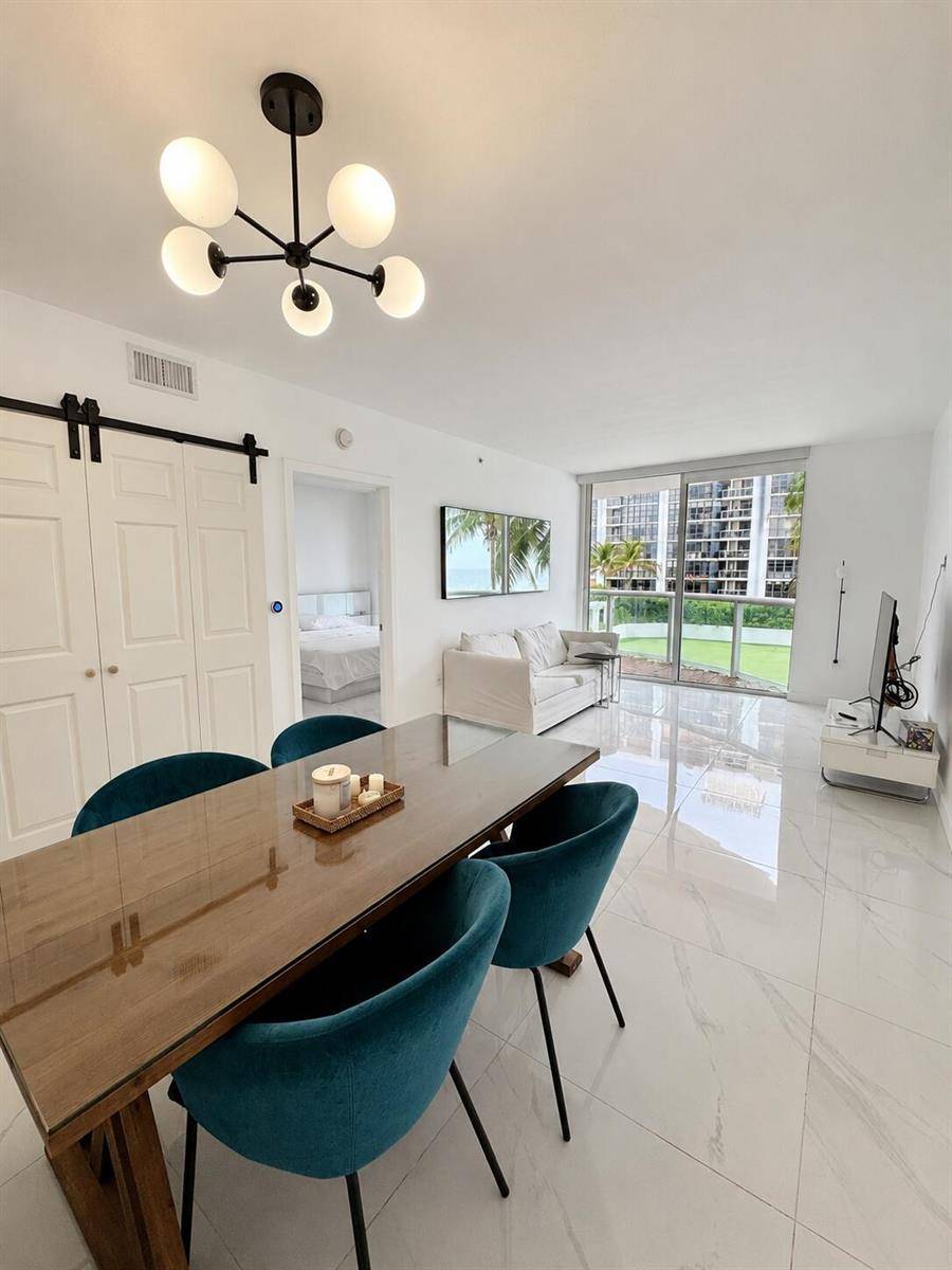 6365 CollinsMiami Beach - AKOYA CONDO condo unit 811 - picture
