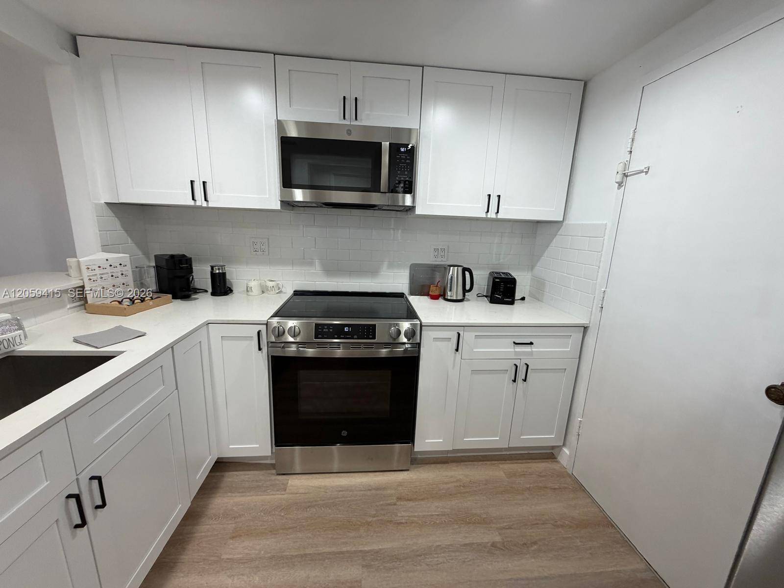 3725 S Ocean DrHollywood - SEA AIR TOWERS CONDO condo unit 1411 - picture
