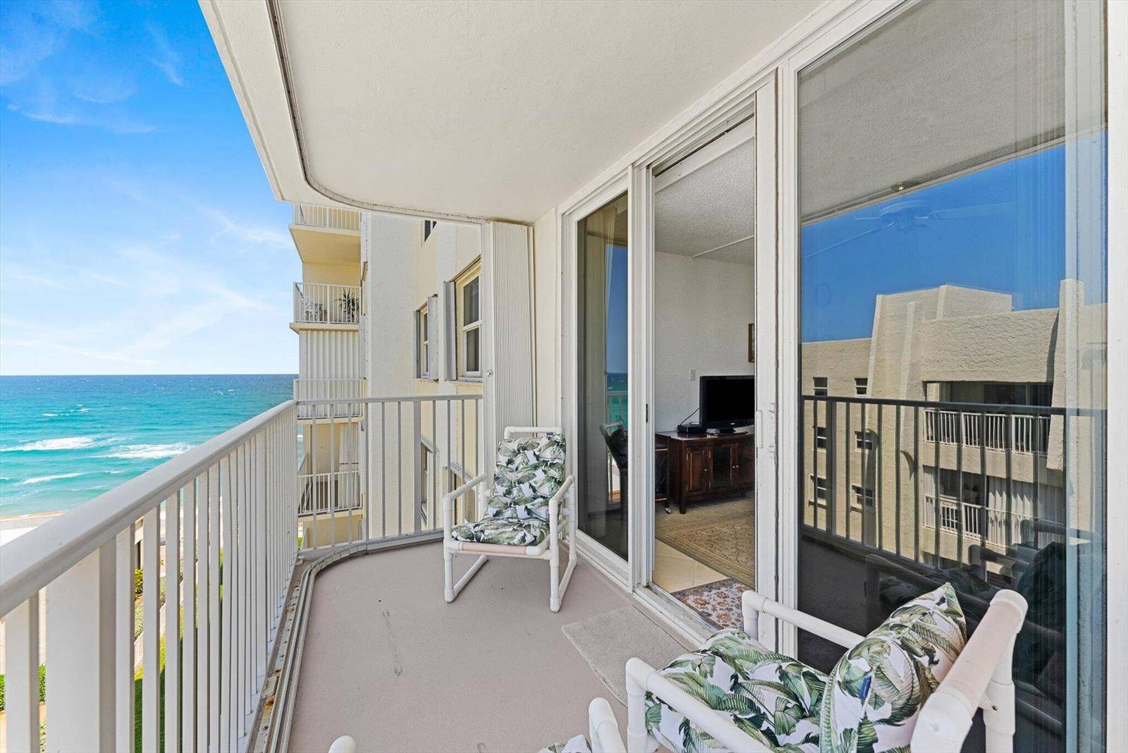3540 S OceanSouth Palm Beach - LE CHATEAU ROYAL CONDO,LE CHATEAU ROYAL CON condo unit 604 - picture