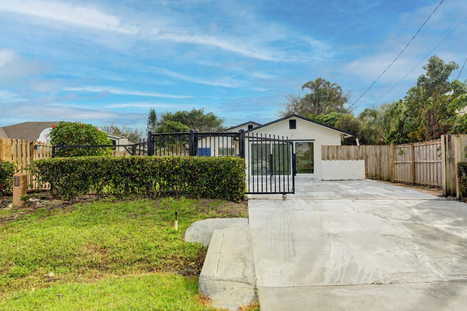 3394 SE JEFFERSONStuart - picture
