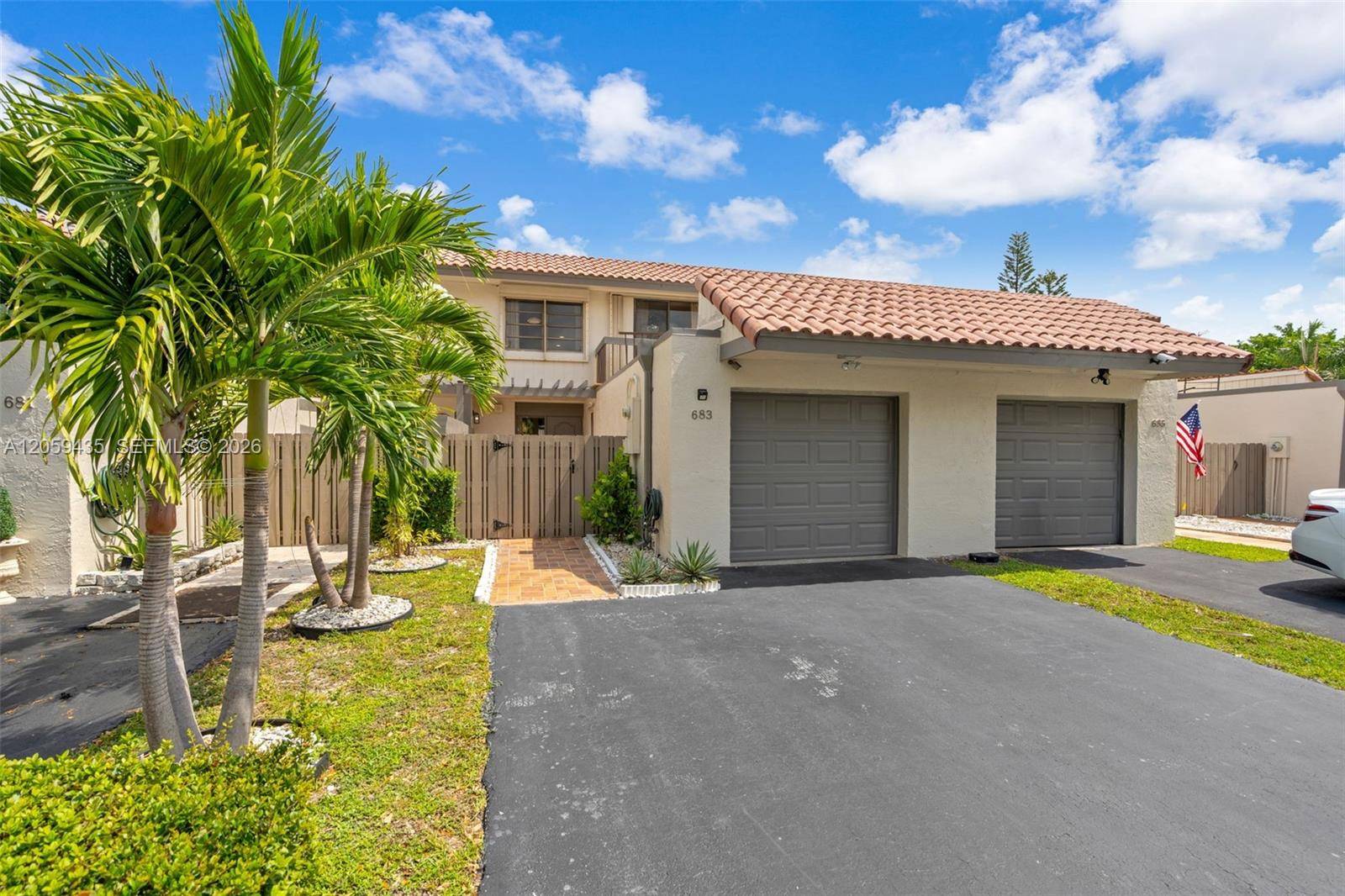 683 NE 206th TerMiami - picture