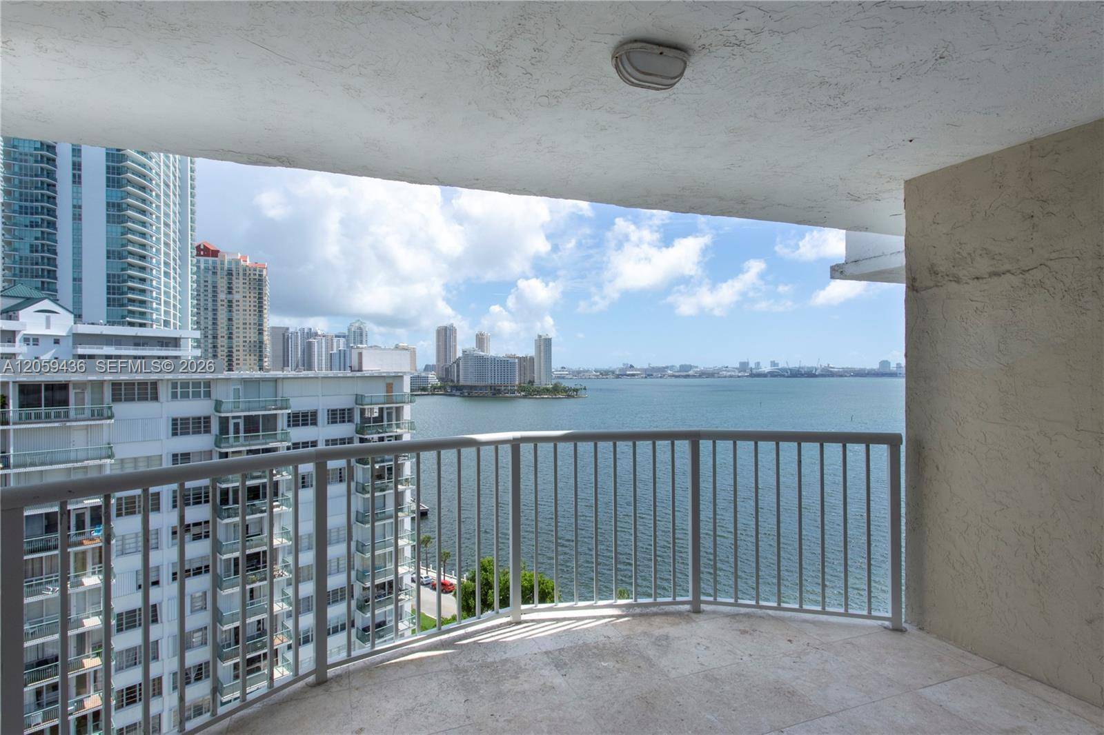 1420 Brickell Bay DrMiami - BAYSHORE PLACE CONDO condo unit 1604B - picture