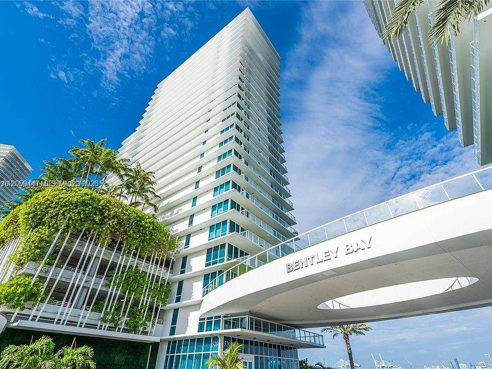 540 West AveMiami Beach - THE BENTLEY BAY CONDO condo unit 1013 - picture