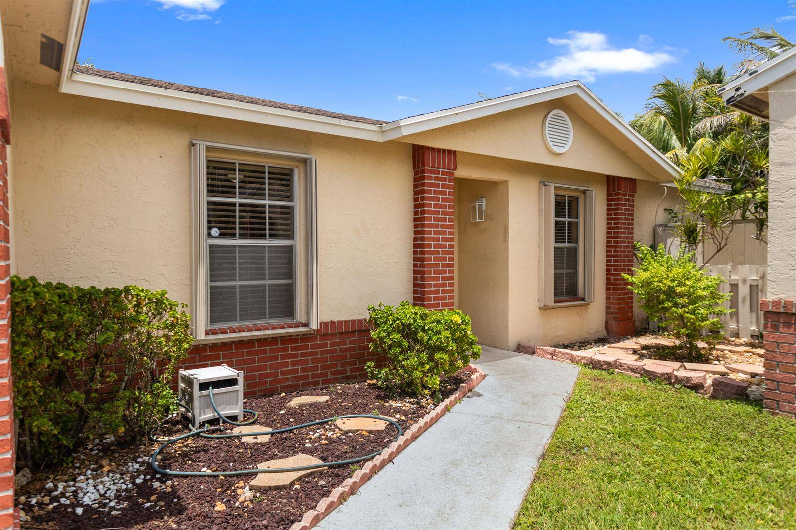 13945 LANGLEYDavie - picture