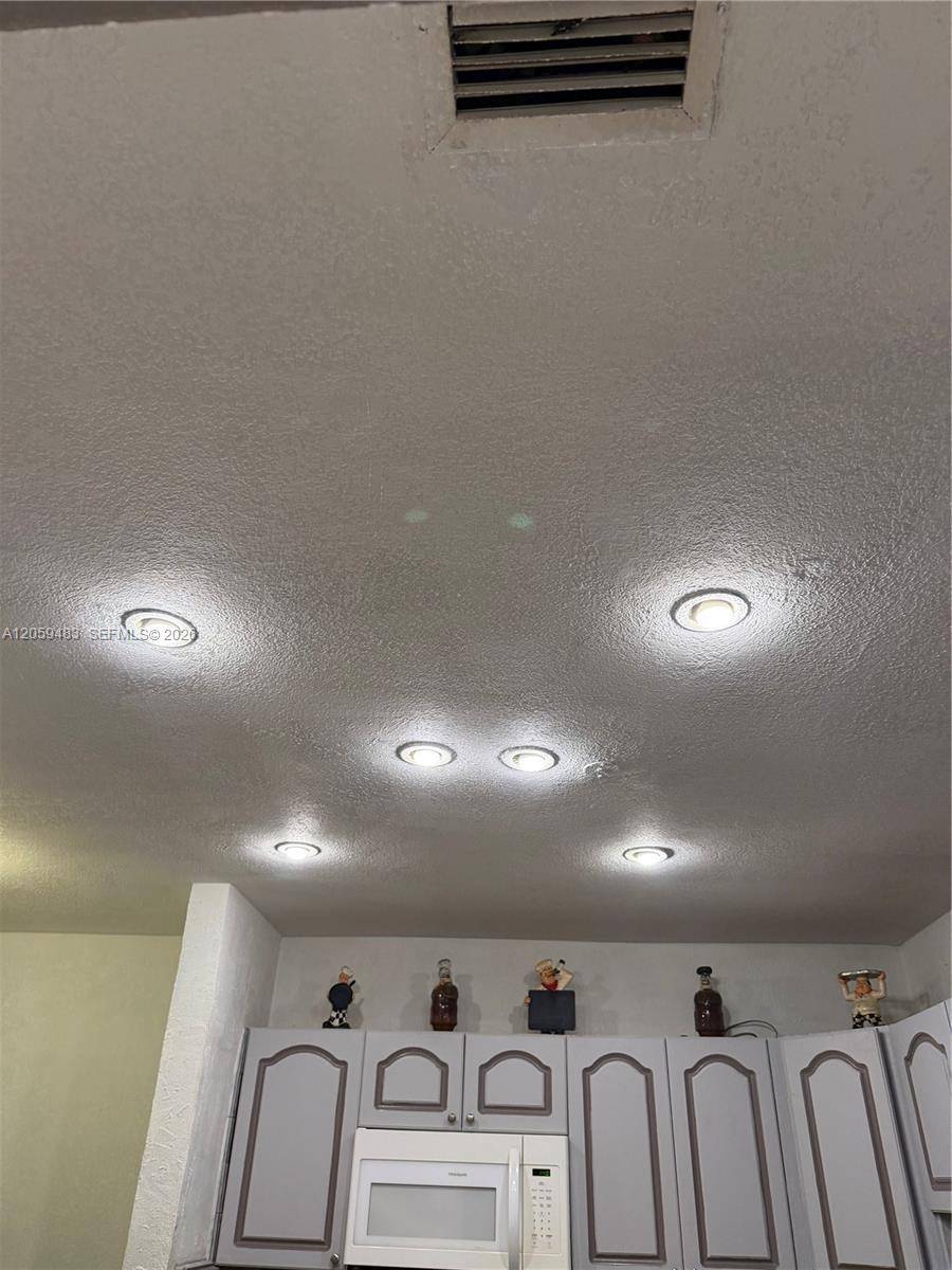 132 NW 132 stMiami - picture