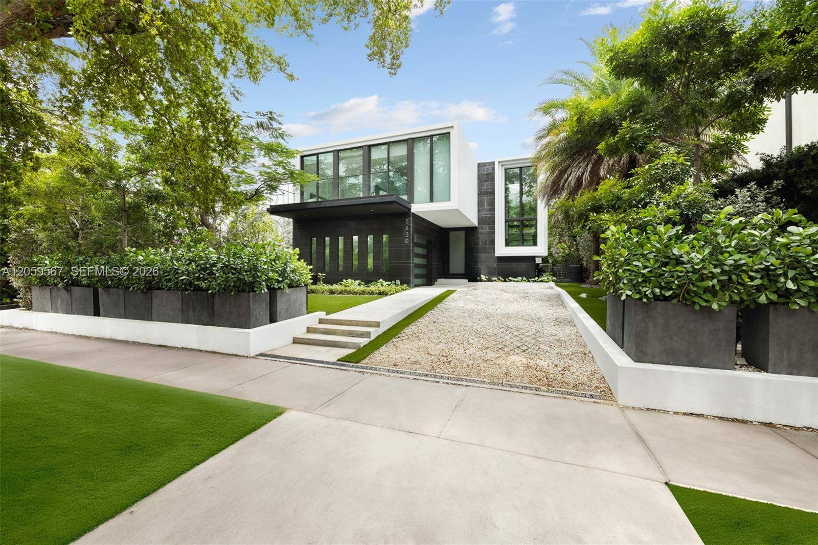 5630 Pine Tree DrMiami Beach - picture
