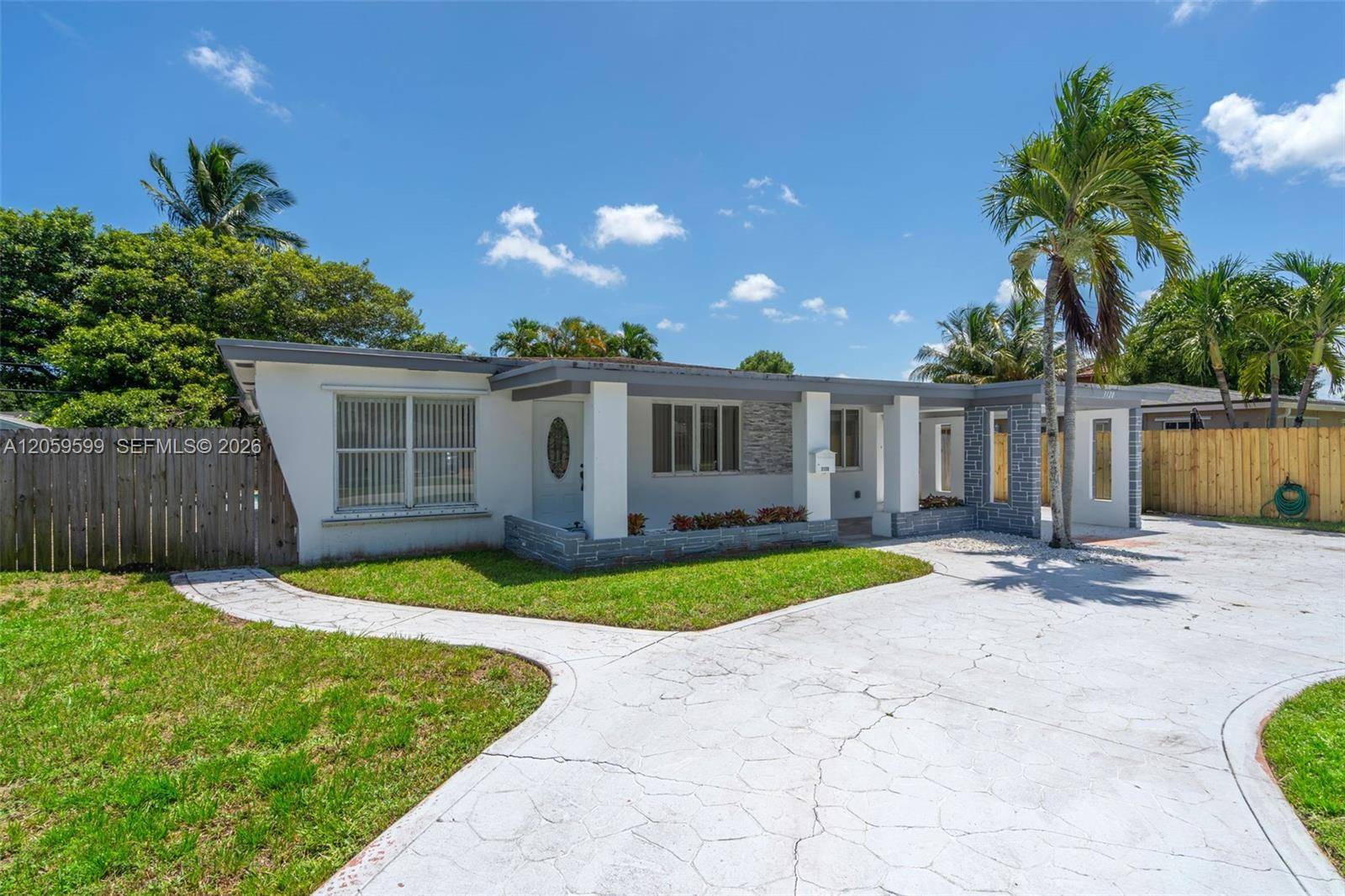 3120 SW 17th StFort Lauderdale - picture