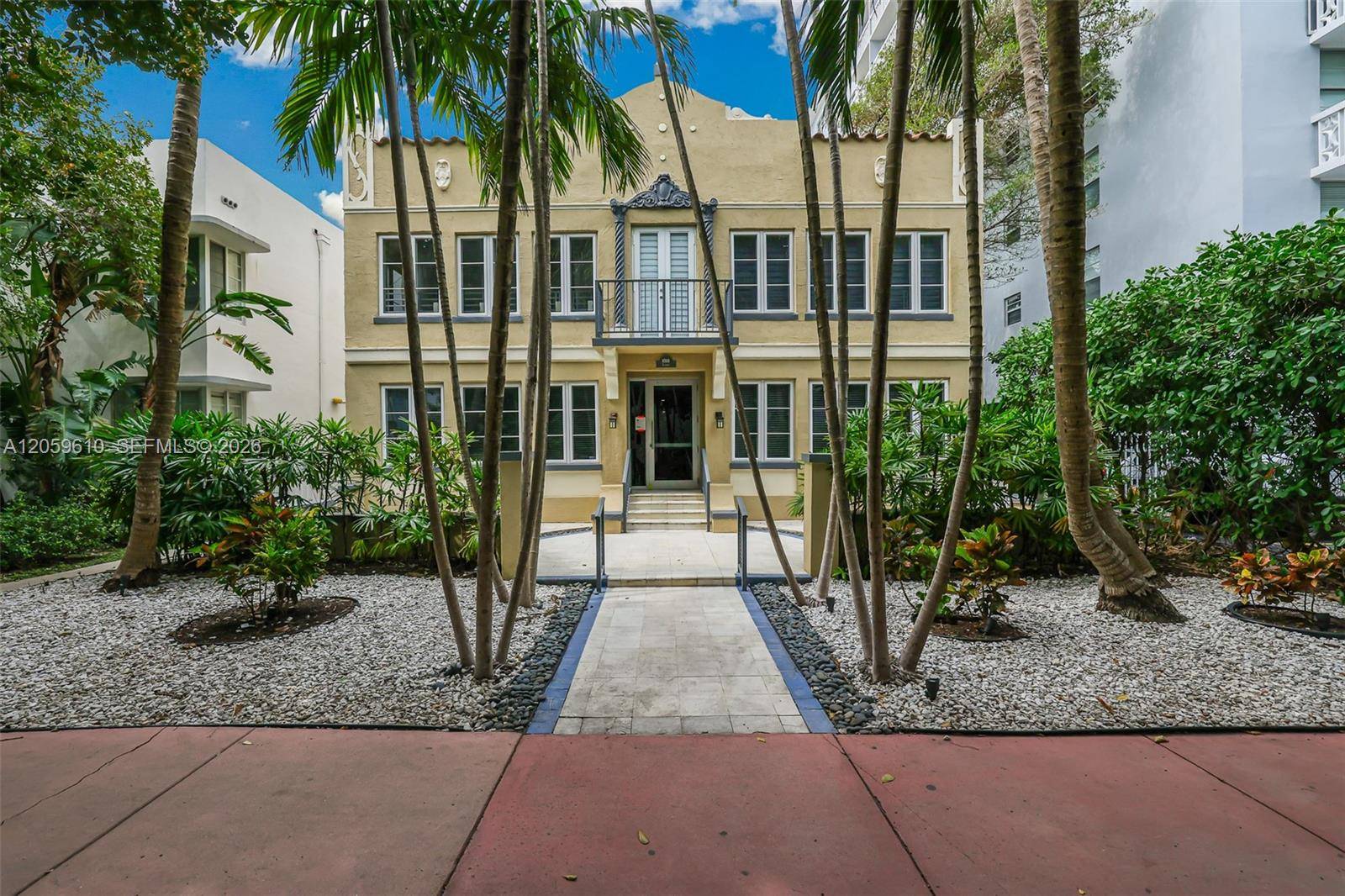 1018 Meridian AveMiami Beach - THE COCONUT OF SOUTH BEAC condo unit 2 - picture