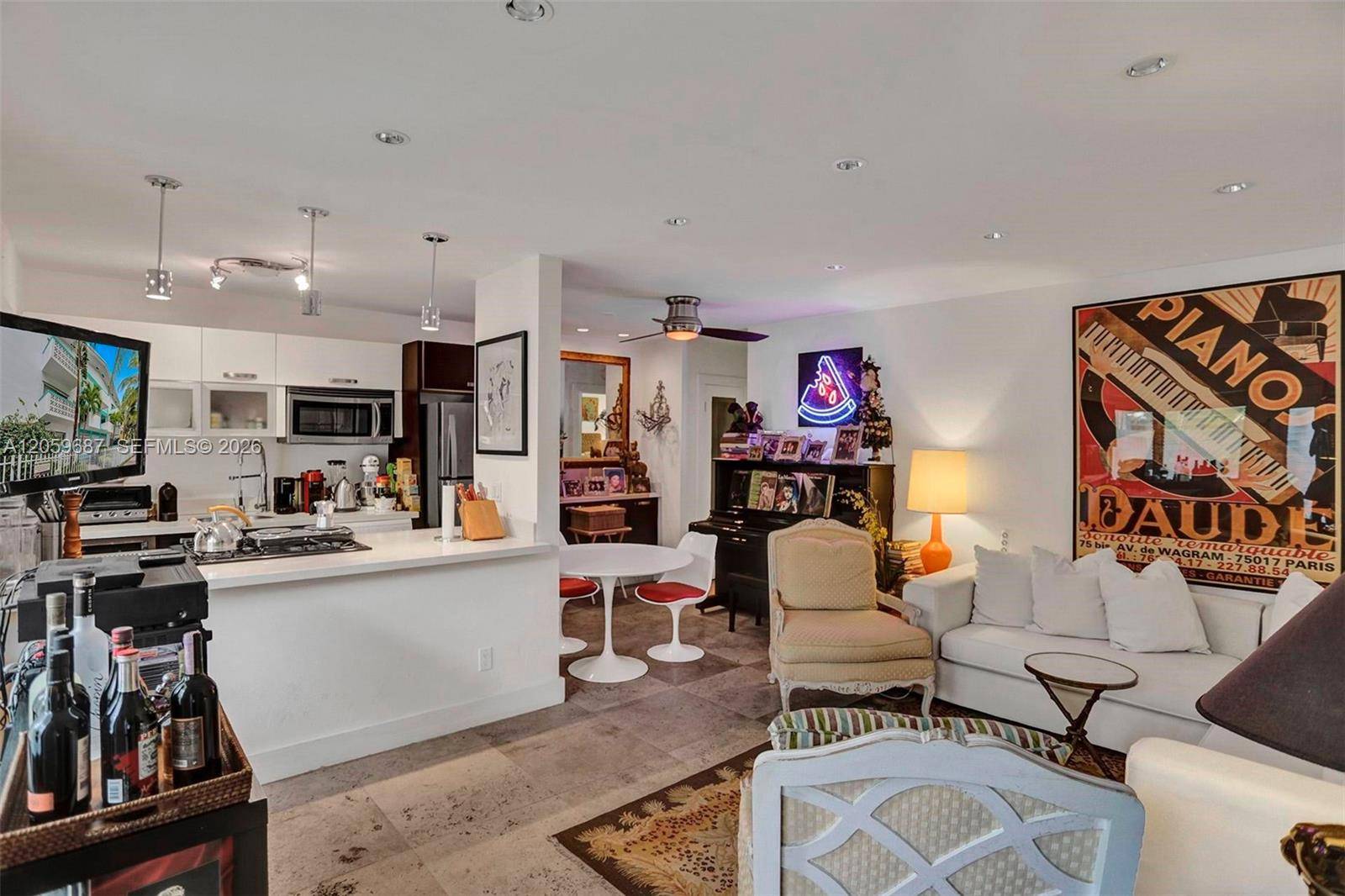 350 Collins AveMiami Beach - OCEAN BEACH FLA SUB condo unit 310 - picture