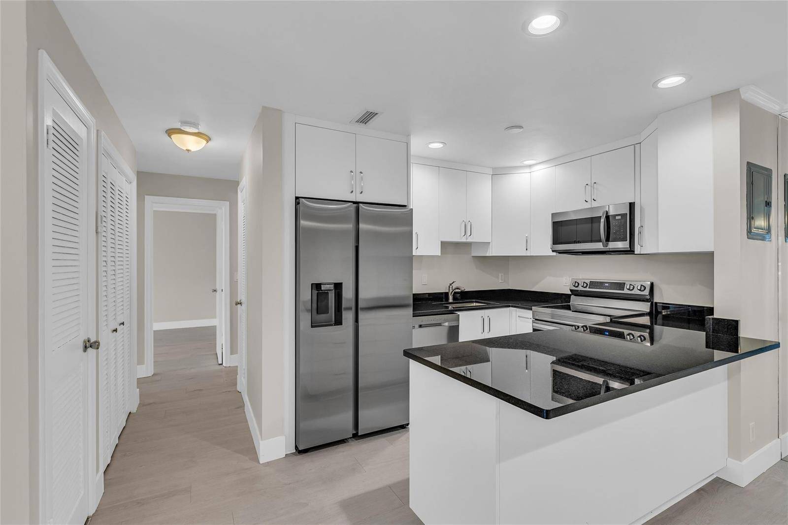 6319 Bay ClubFort Lauderdale - BAY COLONY CLUB CONDO,Bay Colony Club condo unit 1 - picture