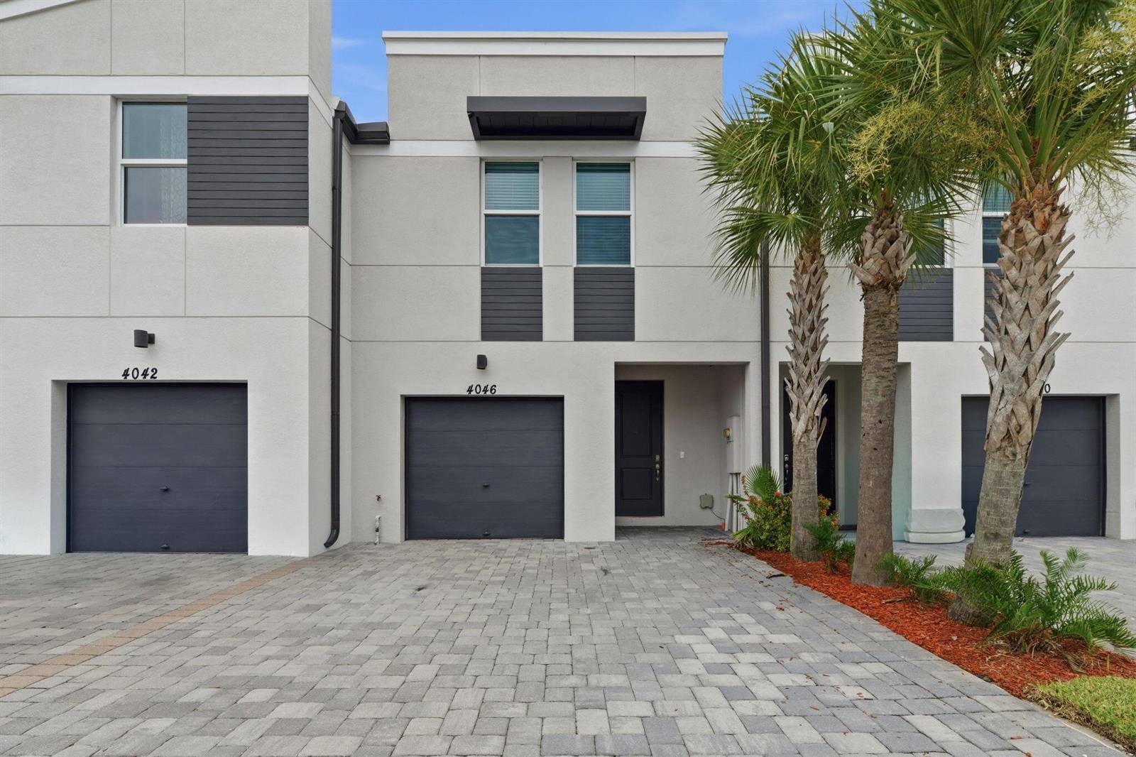 4046 HOT SPRINGSPalm Springs - picture