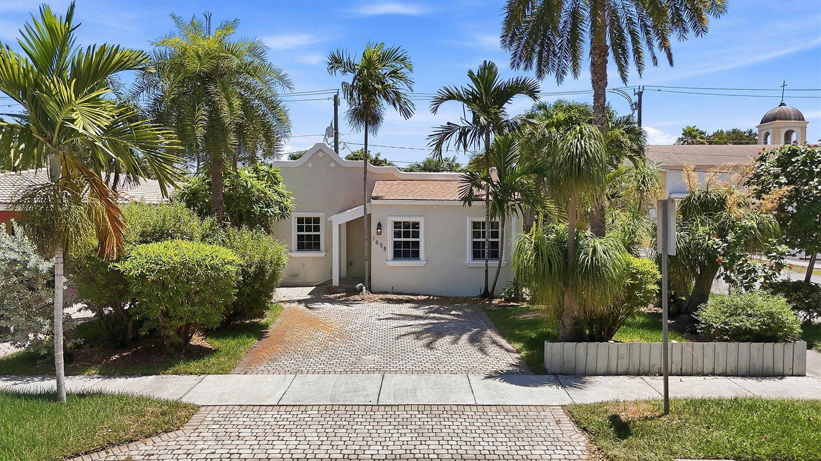 1658 JACKSONHollywood - picture