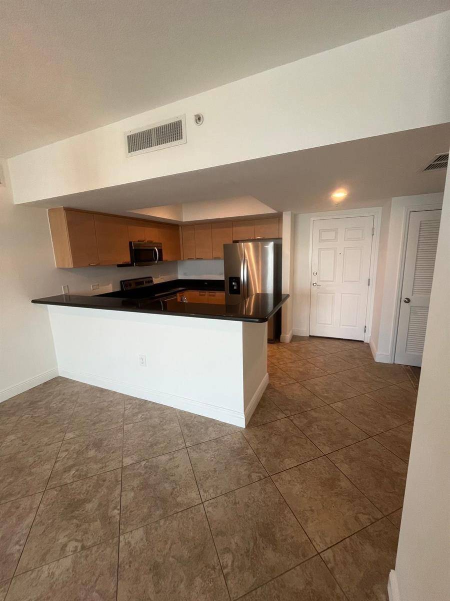 140 S DixieHollywood - HOLLYWOOD STATION RES COND,Hollywood Station condo unit 525 - picture