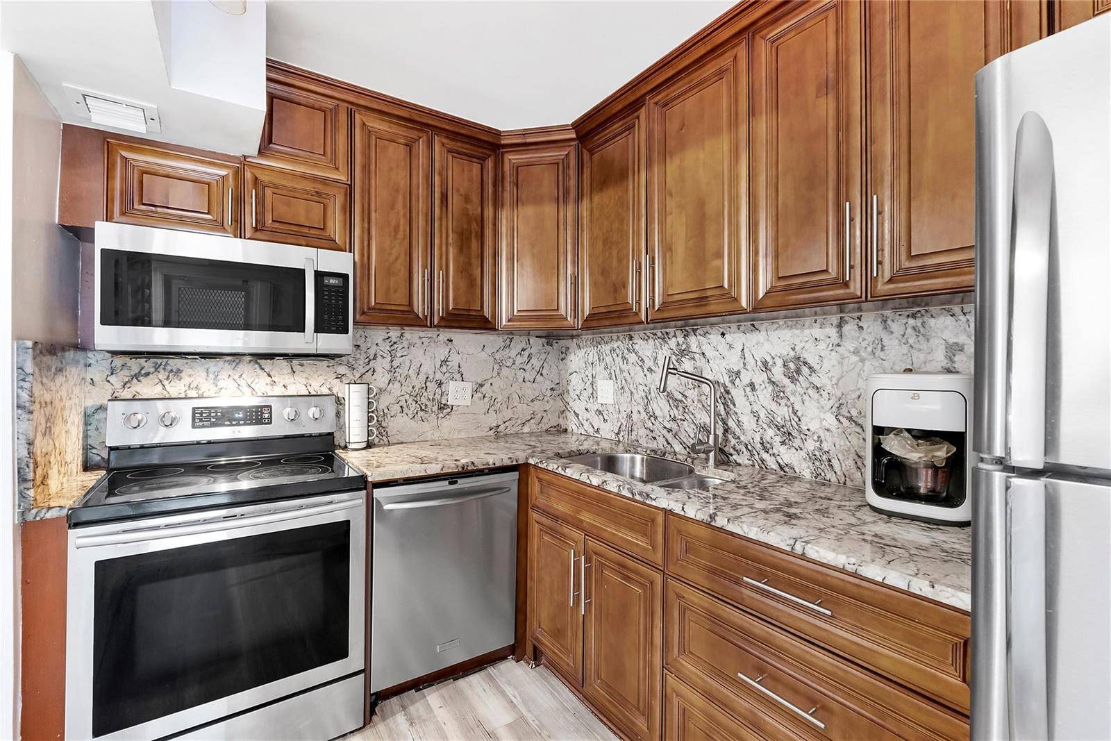 1967 S OceanPompano Beach - VILLAGE BY THE SEA CONDO,VILLAGE BY THE SEA condo unit 201 - picture