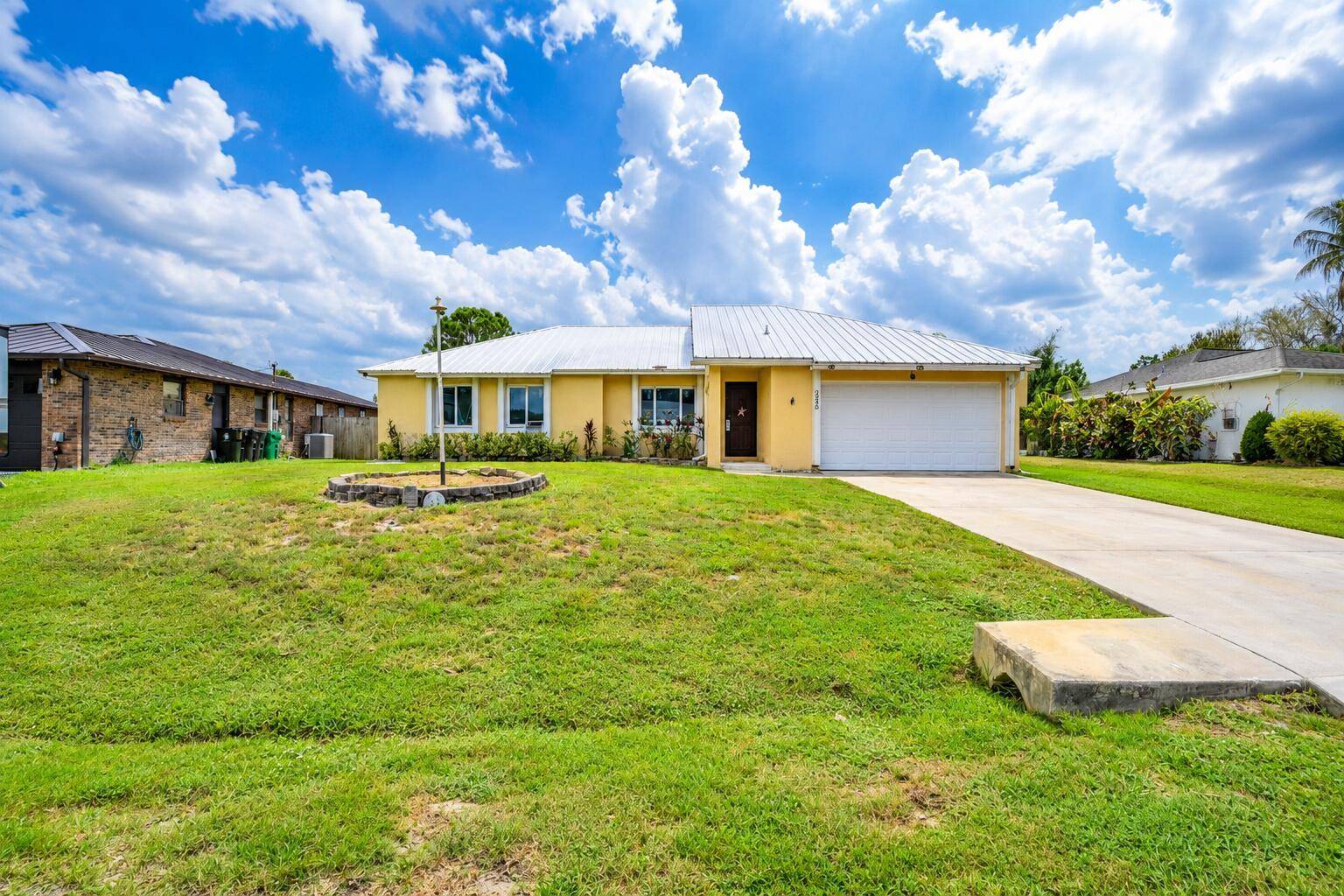 392 SE CROSSPOINTPort St. Lucie - picture