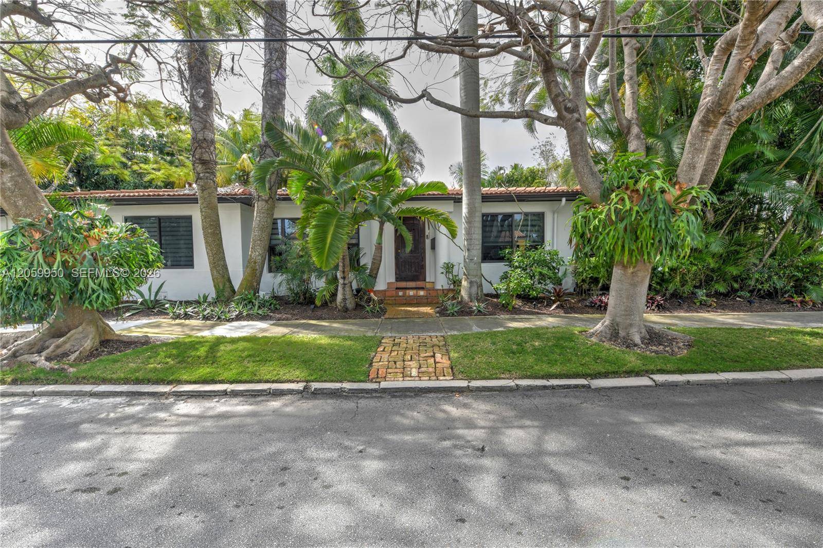 110 N 16th AveHollywood - picture