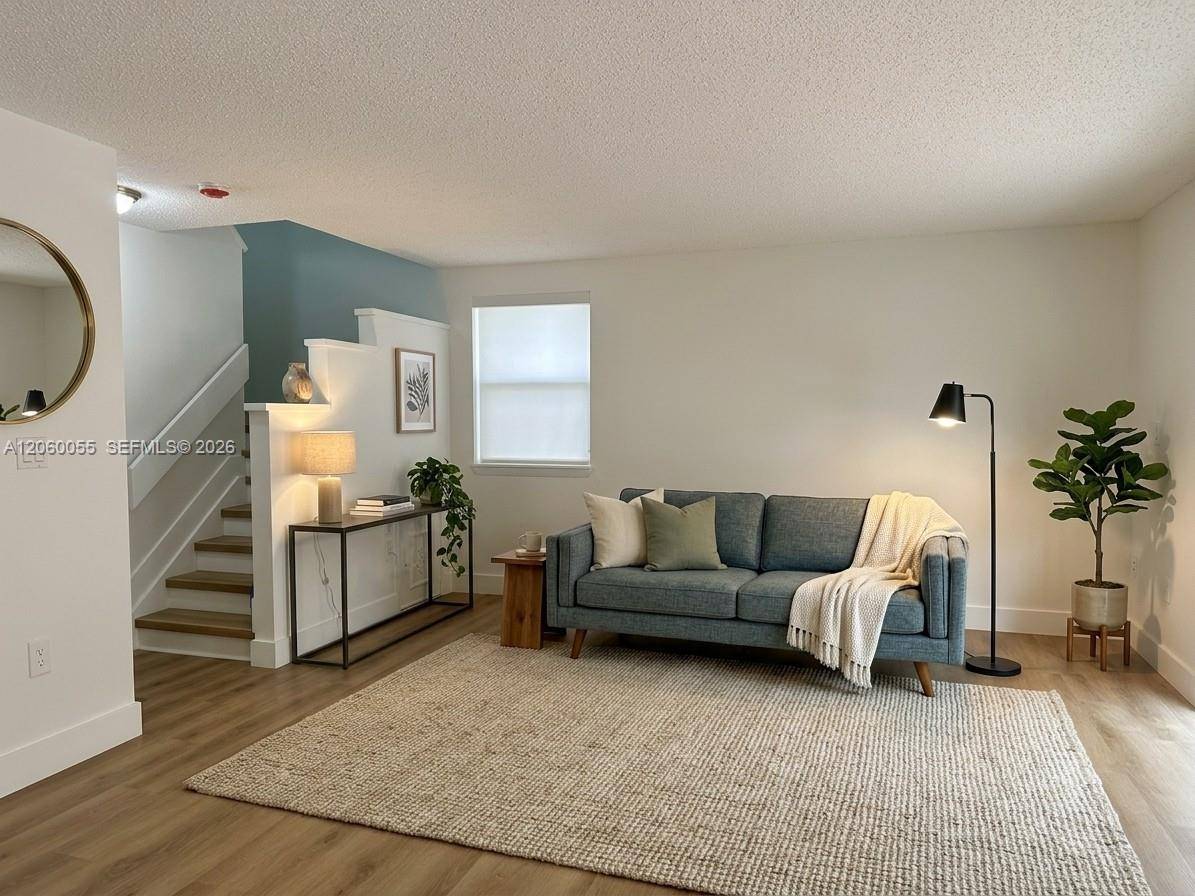 9055 SW 147th CtMiami - picture